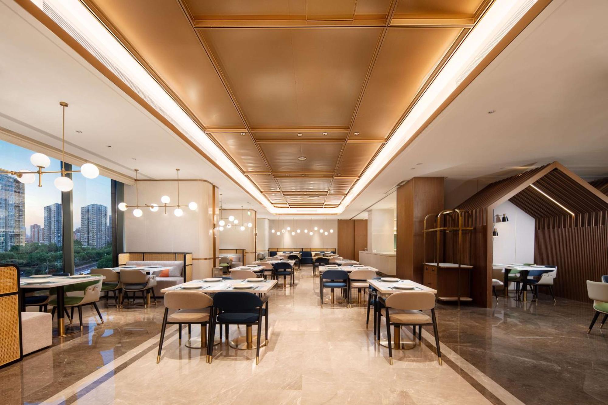Hilton Garden West Railway Station 4* Beijing