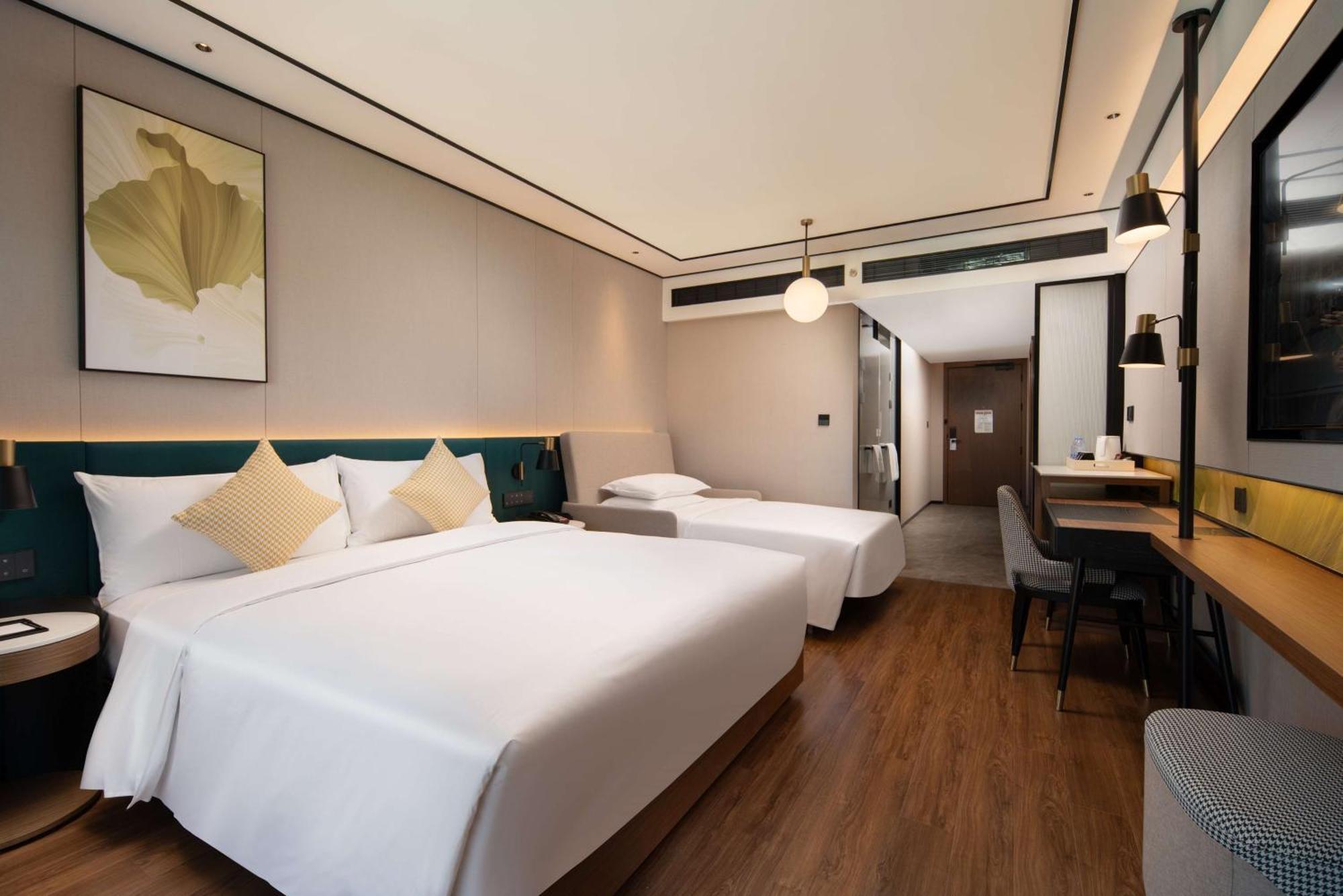 Hotel Hilton Garden West Railway Station 4*